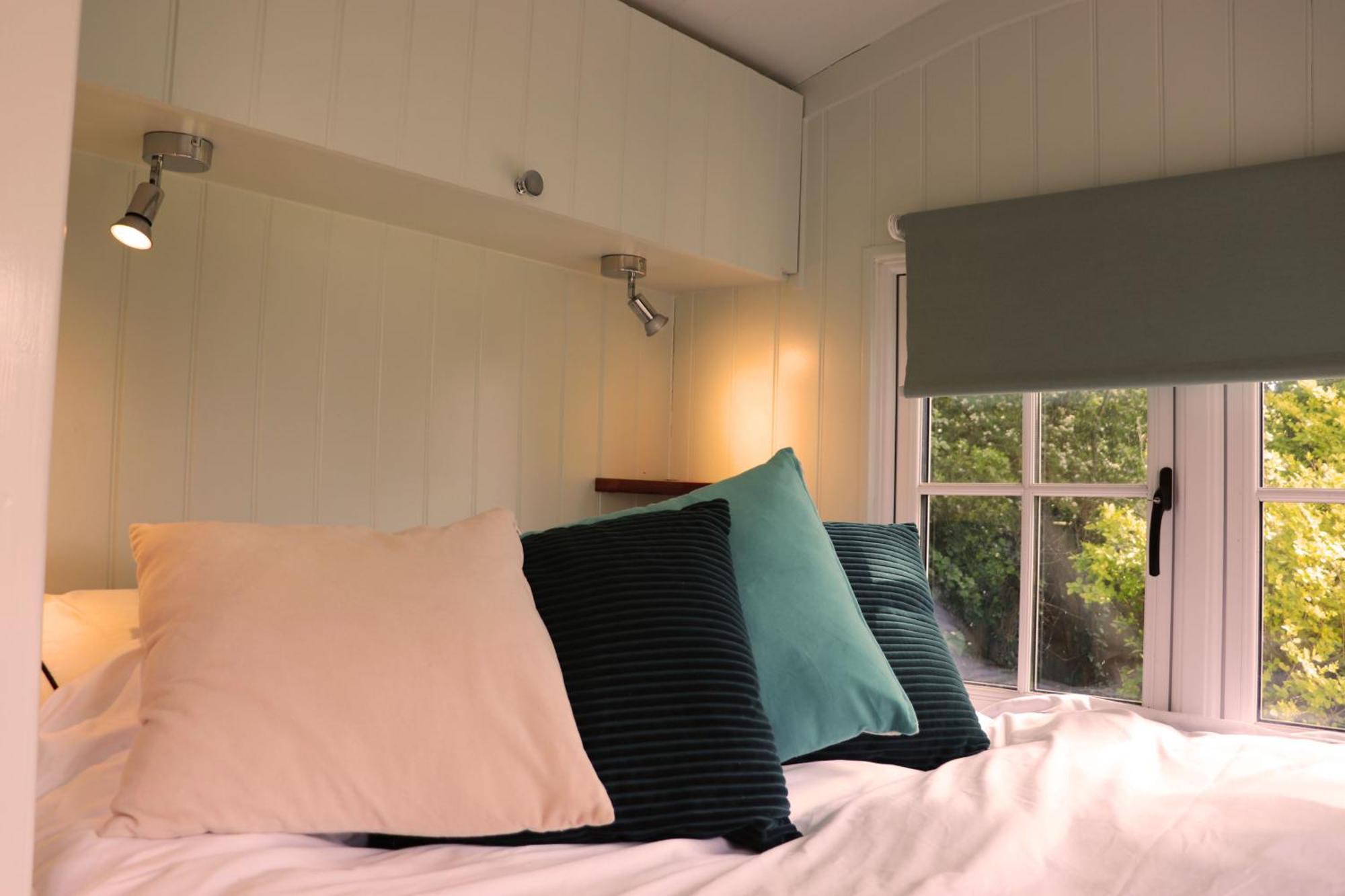 Cobo Cottage ชิชิสเตอร์ ภายนอก รูปภาพ